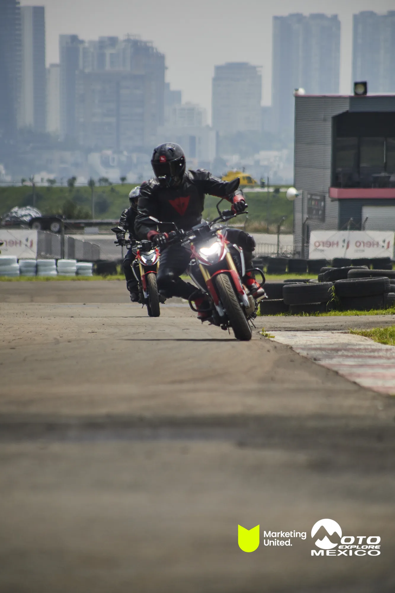 HUNK TRACKDAY 327